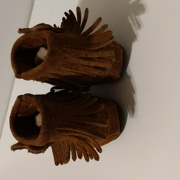 Minnetonka sanrio hello kitty girls moccasins - Picture 9 of 11